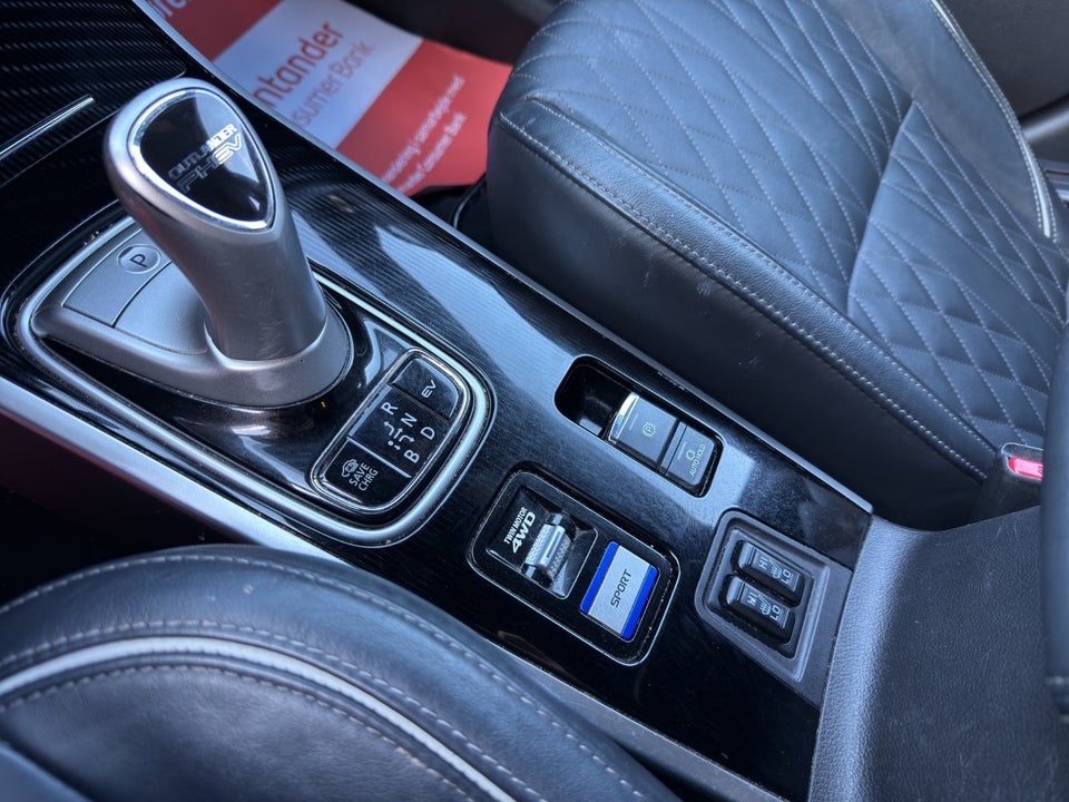 Mitsubishi Outlander 2,4 PHEV Instyle CVT 4WD 5d