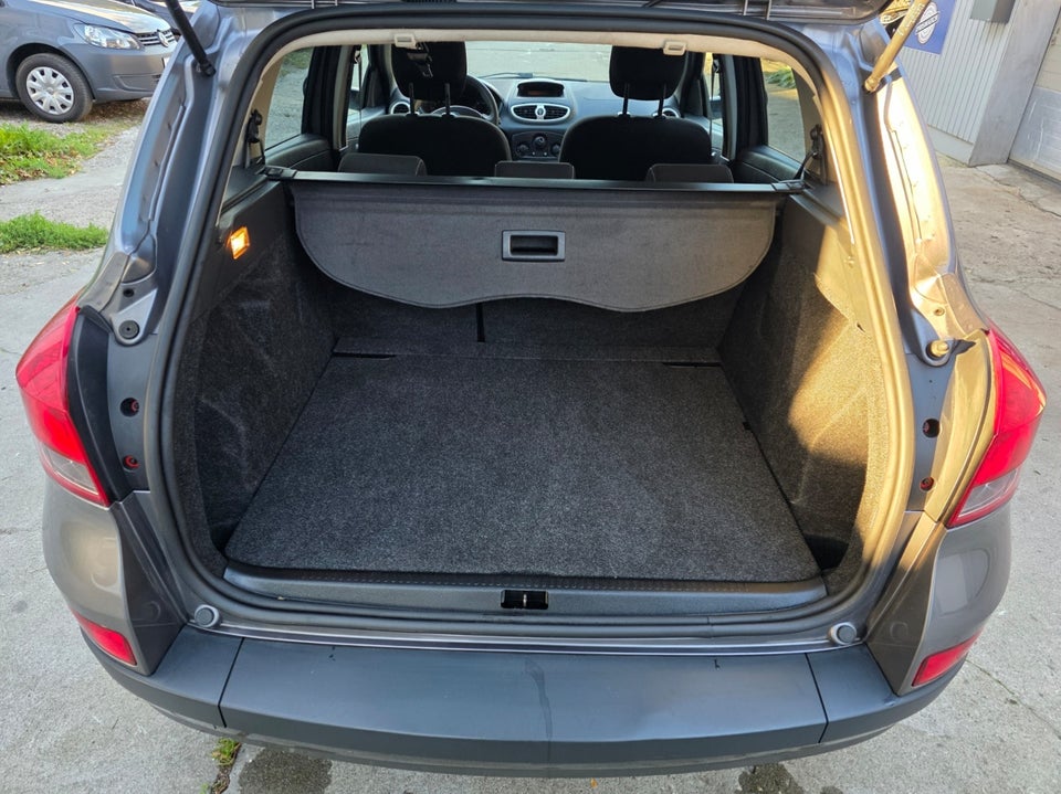 Renault Clio IV 1,2 16V Expression 5d