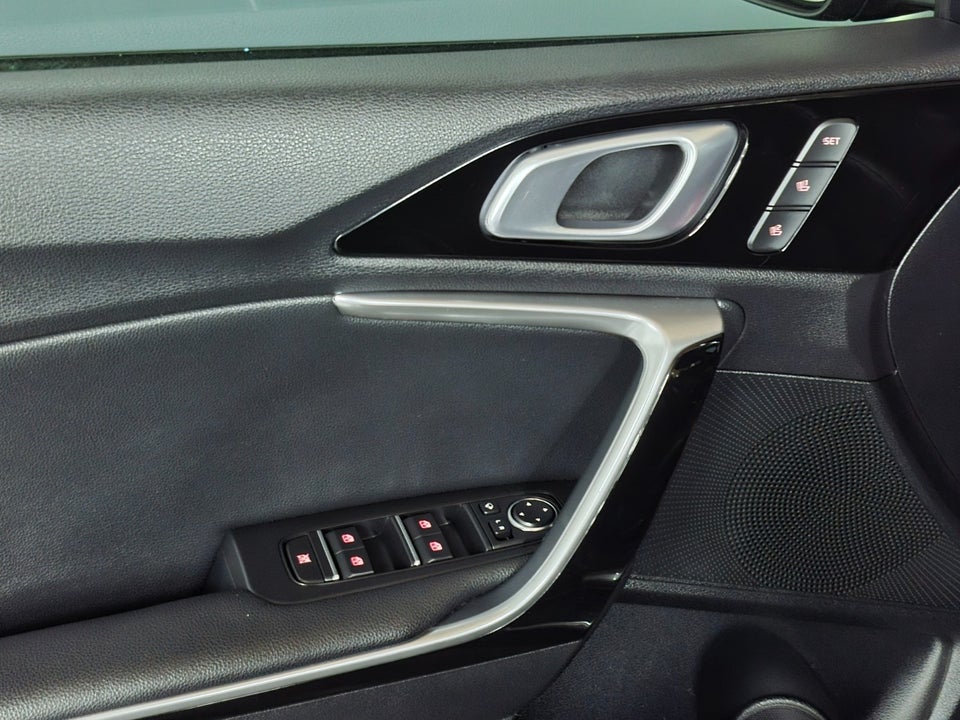 Kia XCeed 1,6 PHEV Upgrade DCT 5d