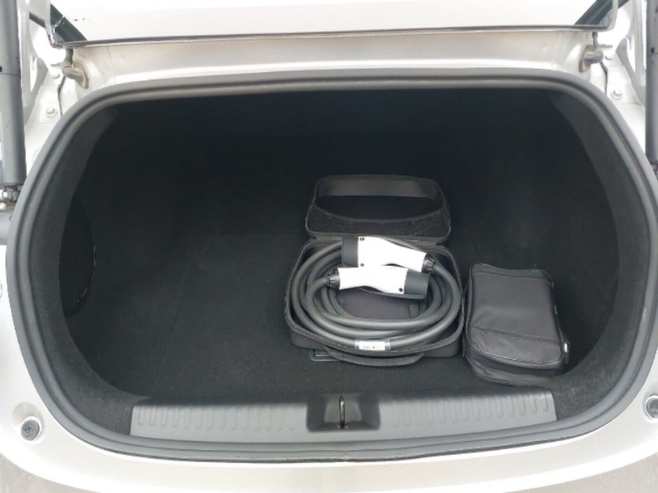 Xpeng P7 Long Range 4d