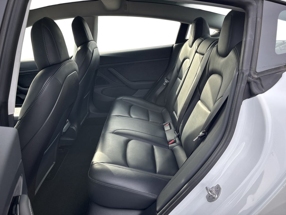 Tesla Model 3 Standard Range+ RWD 4d