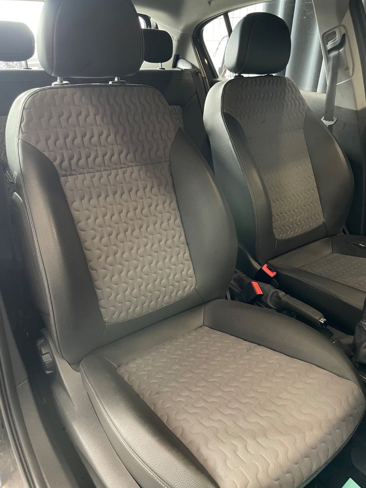 Opel Corsa 1,4 16V Cosmo 5d