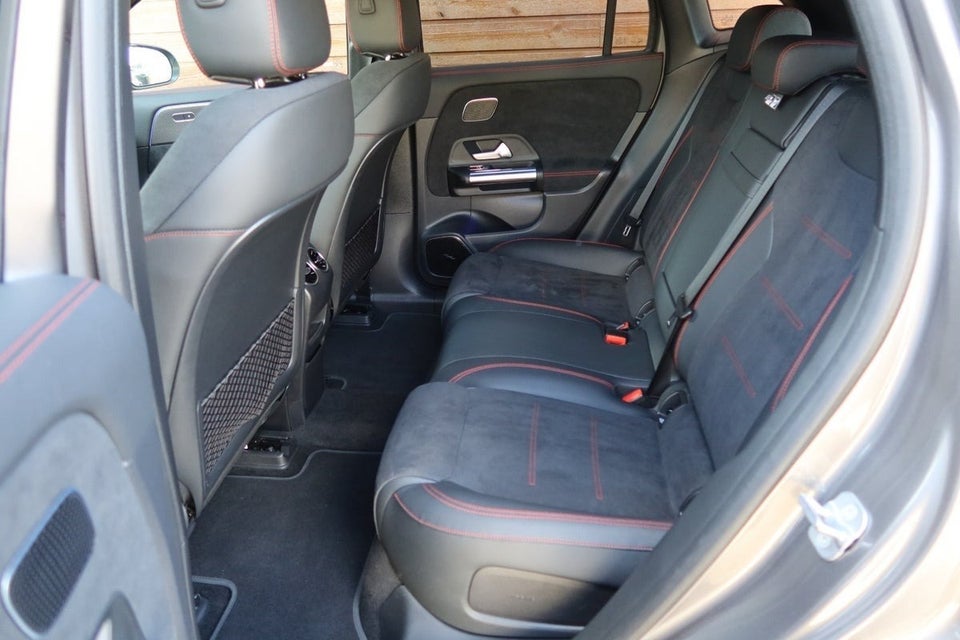 Mercedes EQA300 AMG Line 4Matic 5d