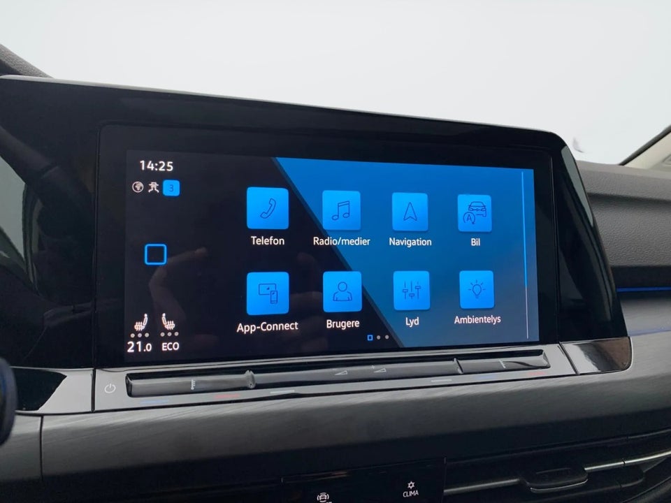 VW Golf VIII 1,4 eHybrid DSG 5d