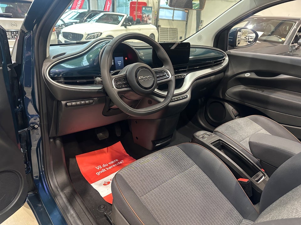 Fiat 500e 42 Icon Cabrio 2d