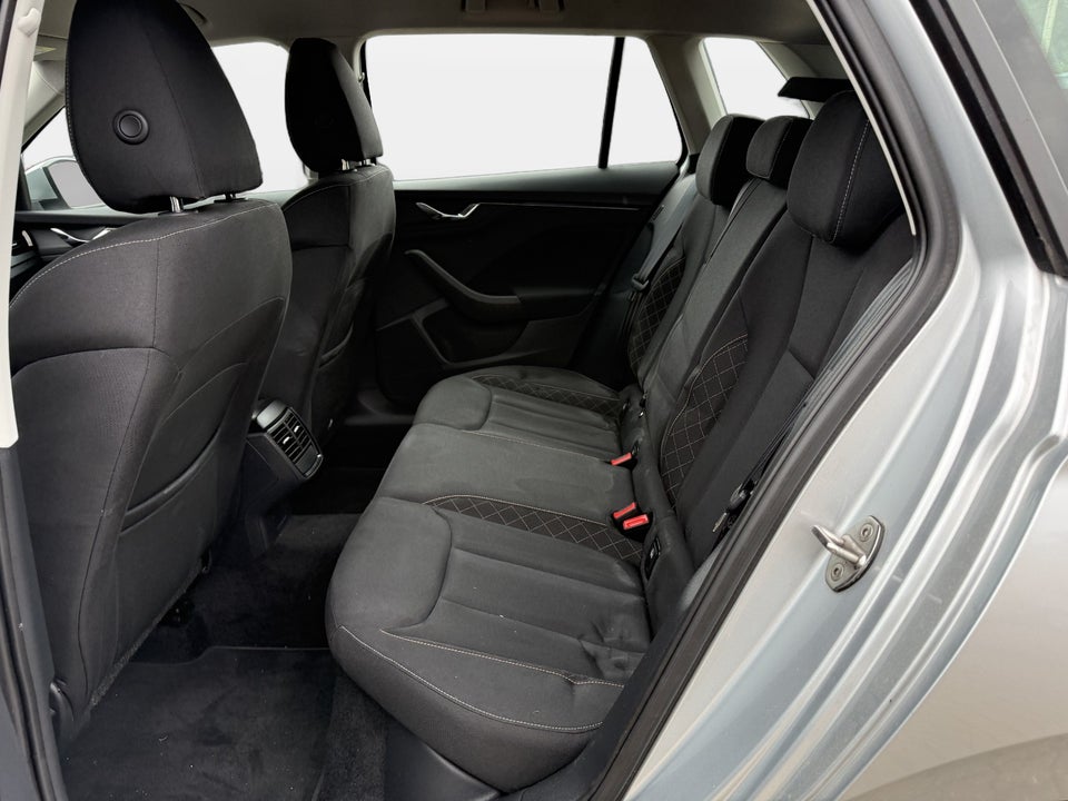 Skoda Kamiq 1,6 TDi 115 Ambition DSG 5d