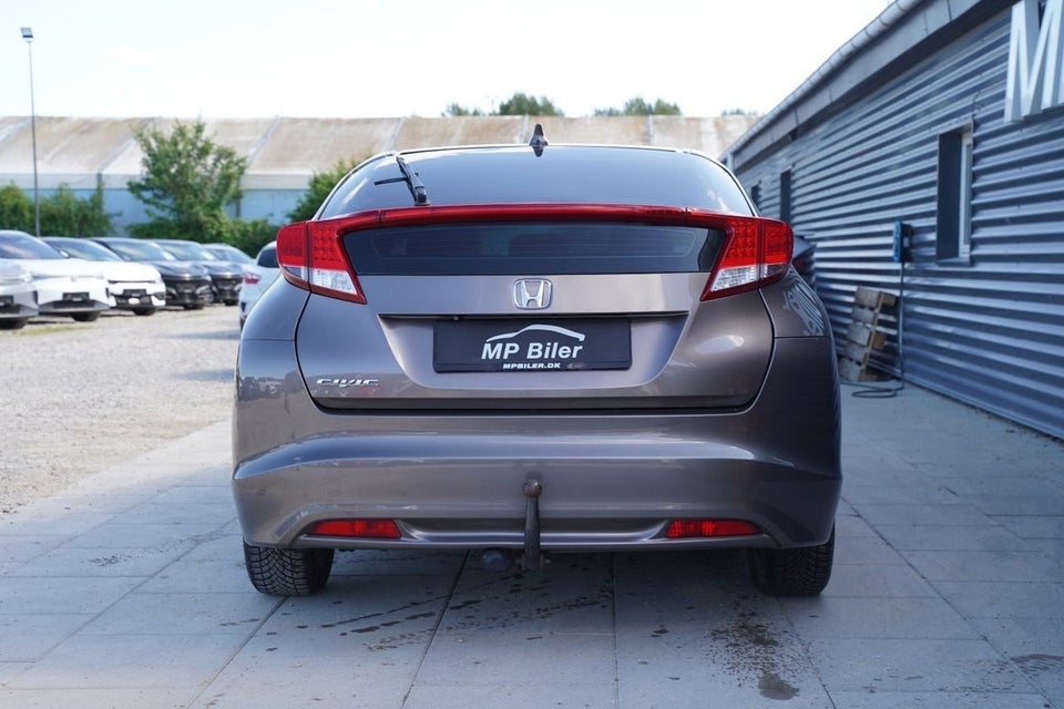 Honda Civic 1,8 i-VTEC Sport 5d