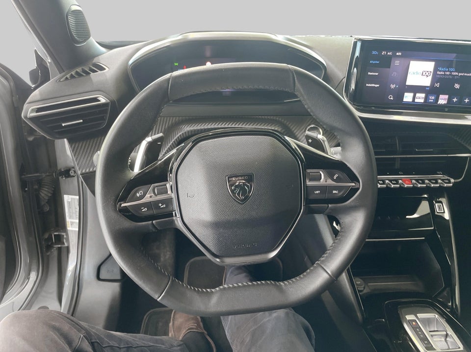 Peugeot 2008 1,2 PureTech 130 First Selection EAT8 5d
