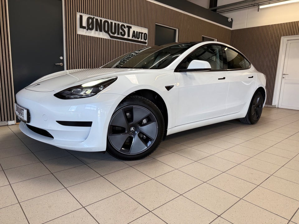 Tesla Model 3 RWD 4d