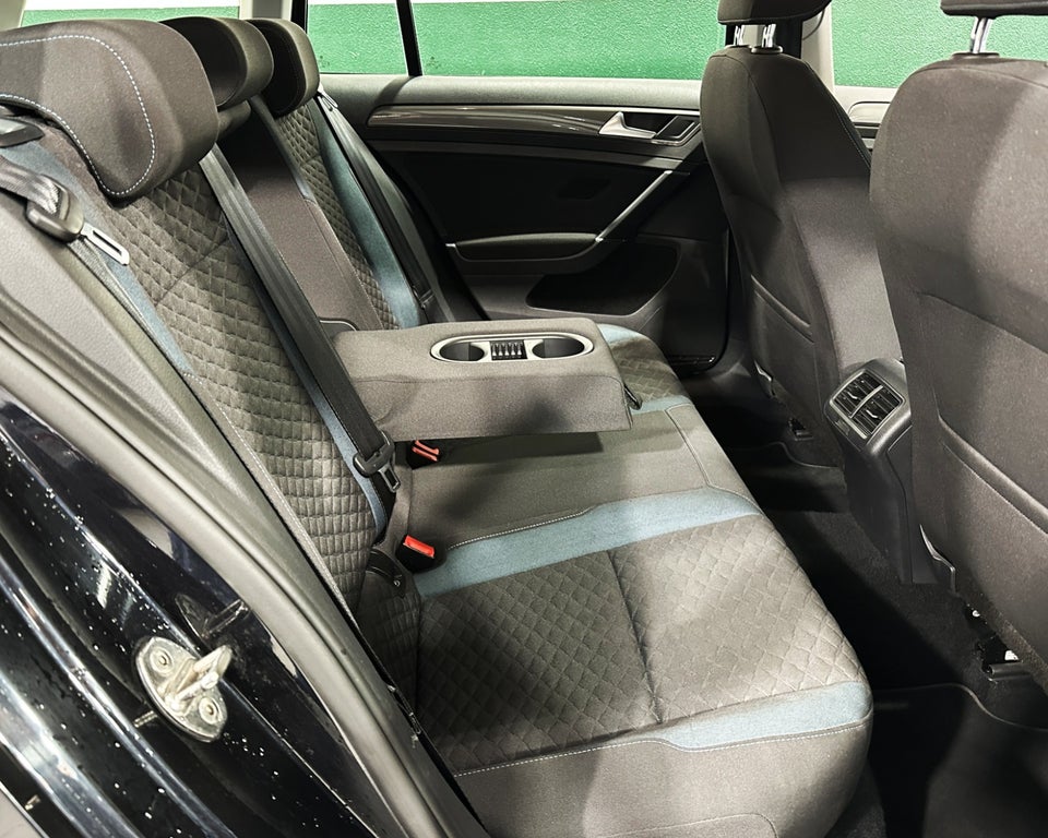 VW Golf VII 1,6 TDi 115 IQ.Drive Variant DSG 5d