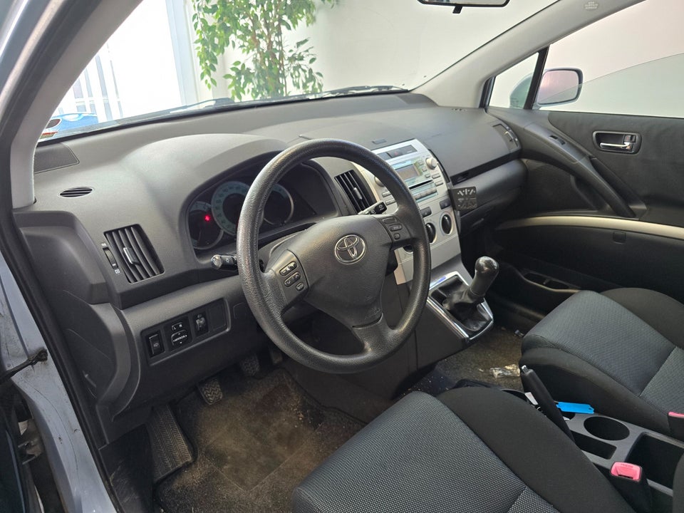 Toyota Corolla Verso 1,6 Terra 7prs 5d