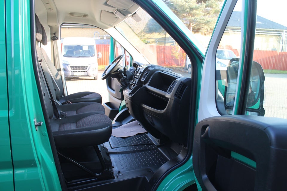 Peugeot Boxer 333 2,2 BlueHDi 140 L3H2 Premium