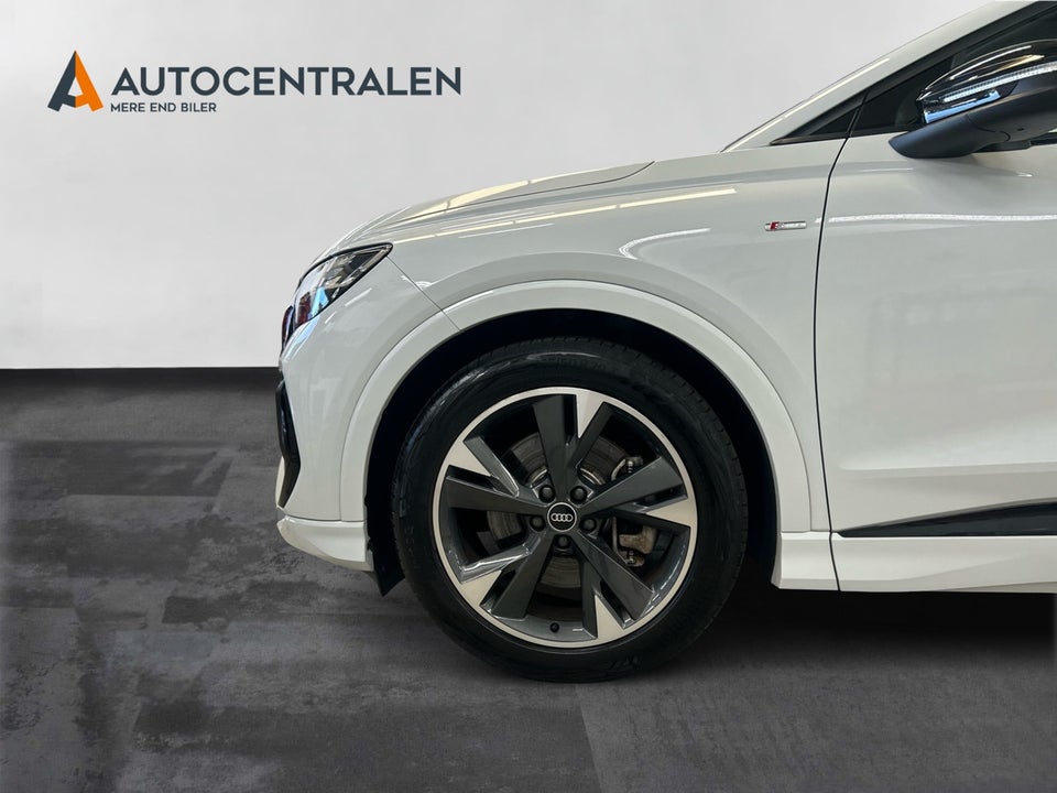 Audi Q4 e-tron 50 S-line quattro 5d