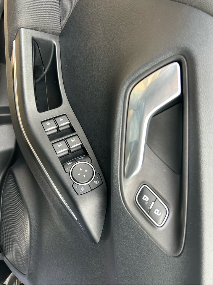 Ford Puma 1,0 EcoBoost mHEV ST-Line X DCT 5d