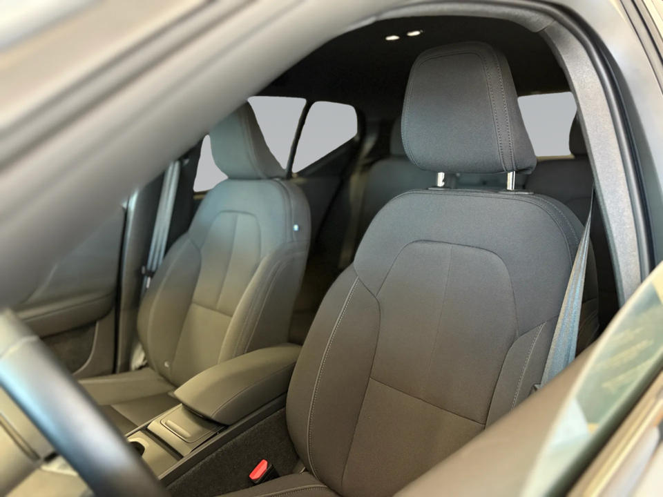 Volvo EX40 Extended Range Plus 5d