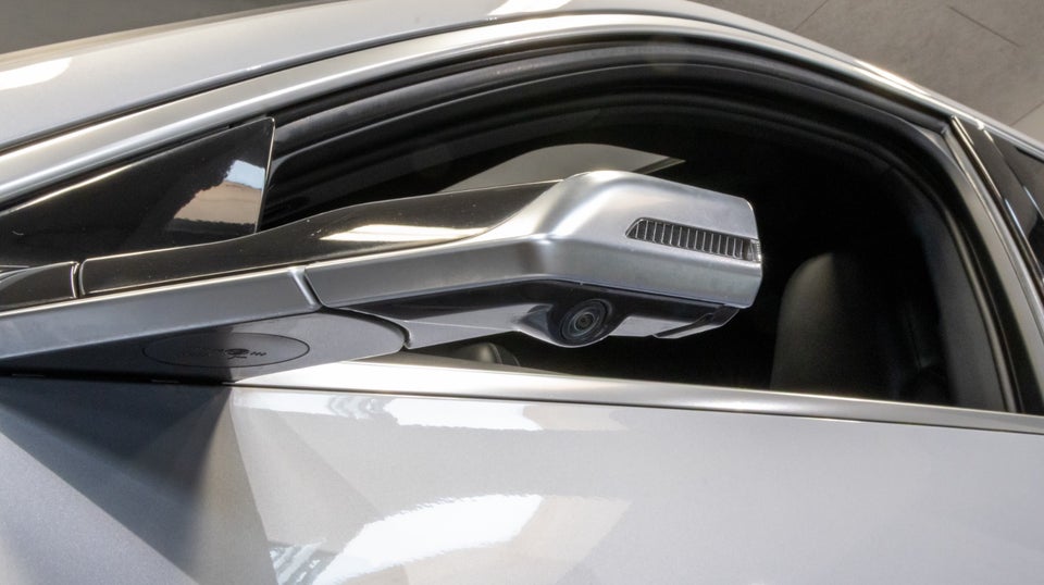 Audi e-tron 55 S-line quattro 5d