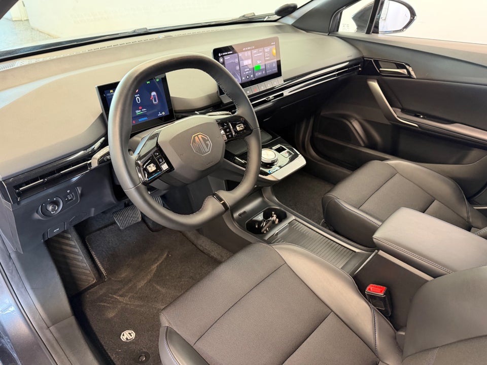 MG MG4 64 Luxury 5d