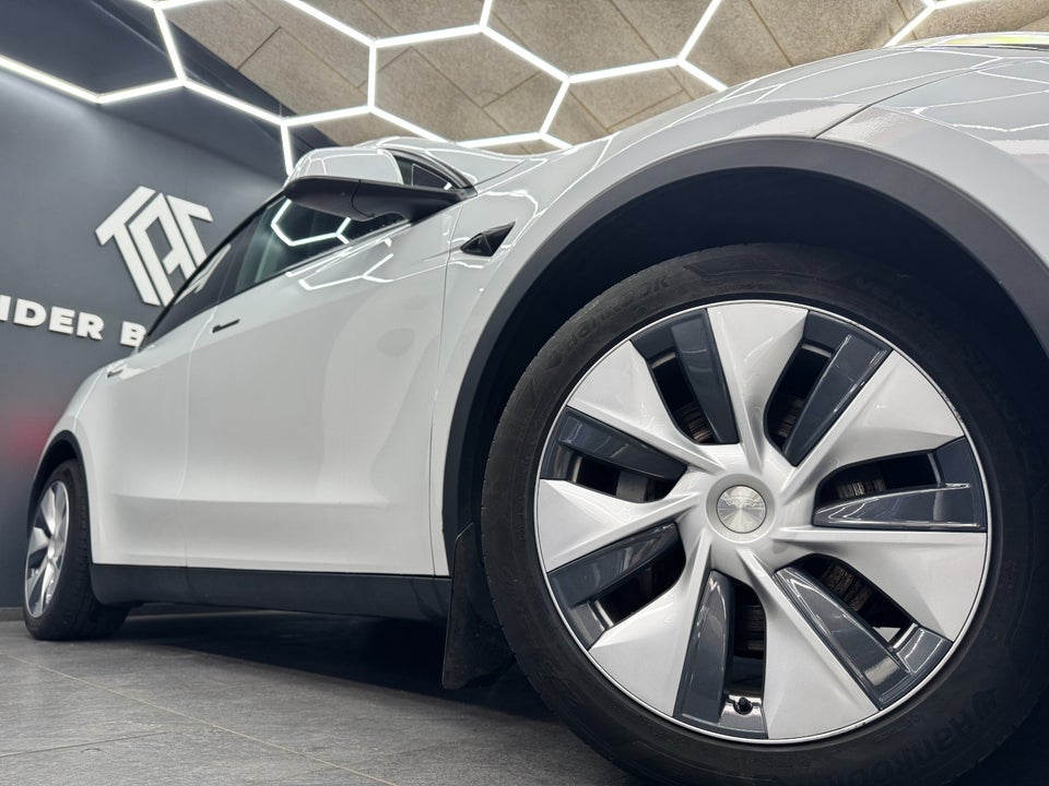 Tesla Model Y RWD 5d