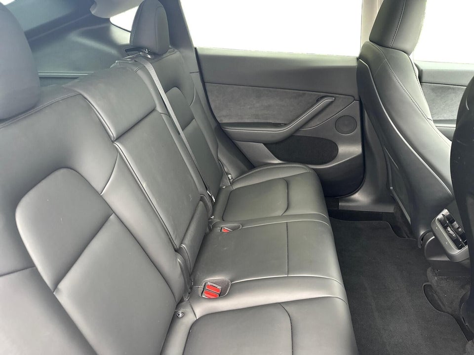 Tesla Model Y RWD 5d