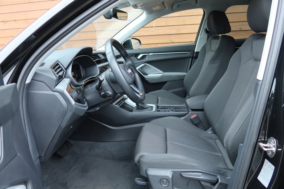 Audi Q3 45 TFSi e Attitude plus S-tr. 5d