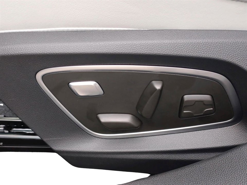 Renault Scenic E-Tech 87 Iconic 5d