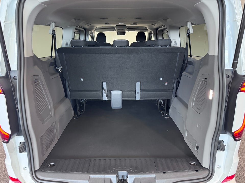 VW e-Caravelle 64 Style LWB