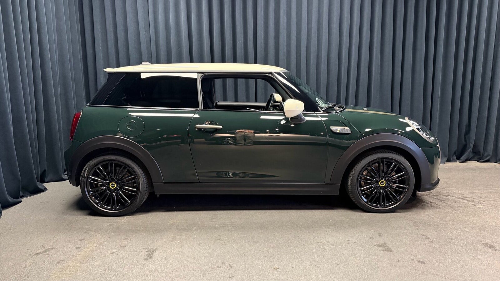 MINI Cooper SE Resolute Edition 3d