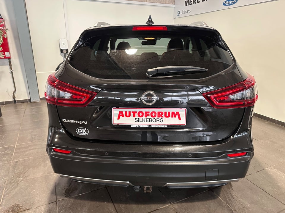 Nissan Qashqai 1,3 Dig-T 140 Tekna 5d