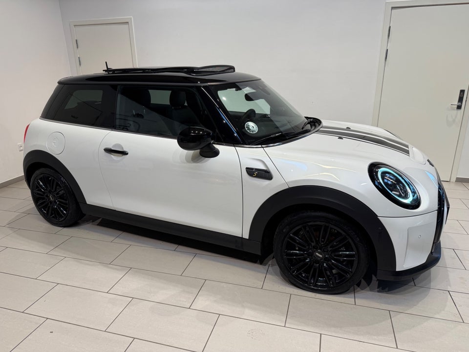 MINI Cooper SE Maximise 3d