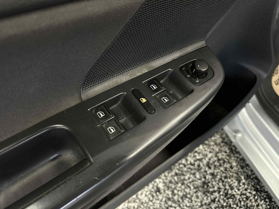 VW Golf V 1,6 Trendline Variant 5d