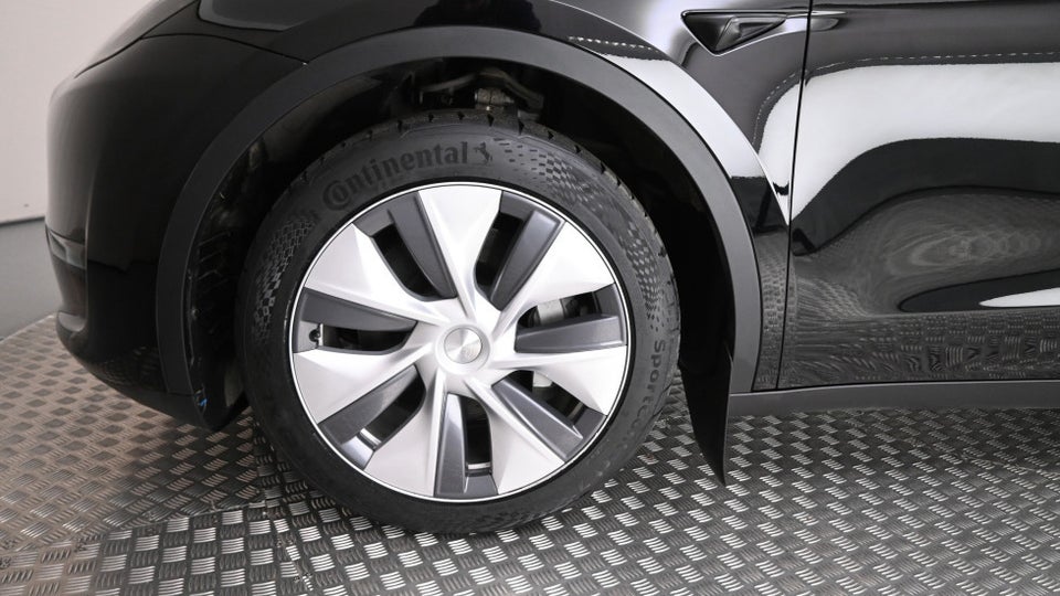 Tesla Model Y Long Range AWD 5d