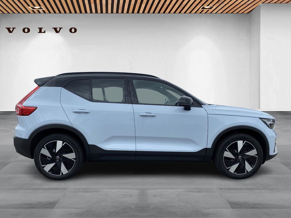 Volvo XC40 ReCharge Extended Range Plus 5d