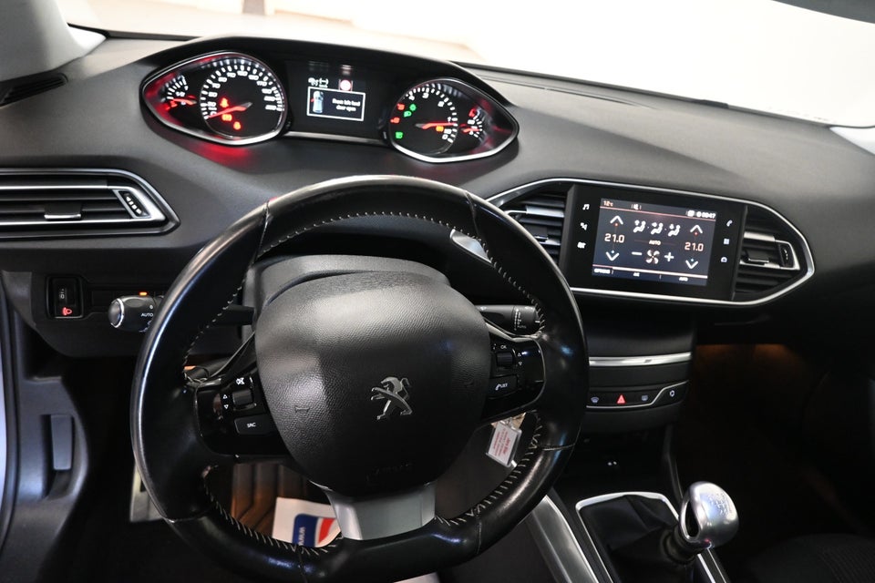 Peugeot 308 1,5 BlueHDi 130 Allure+ Sky SW 5d