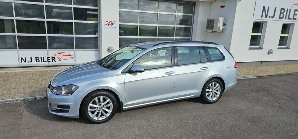 VW Golf VII 1,6 TDi 110 BlueMotion Variant 5d