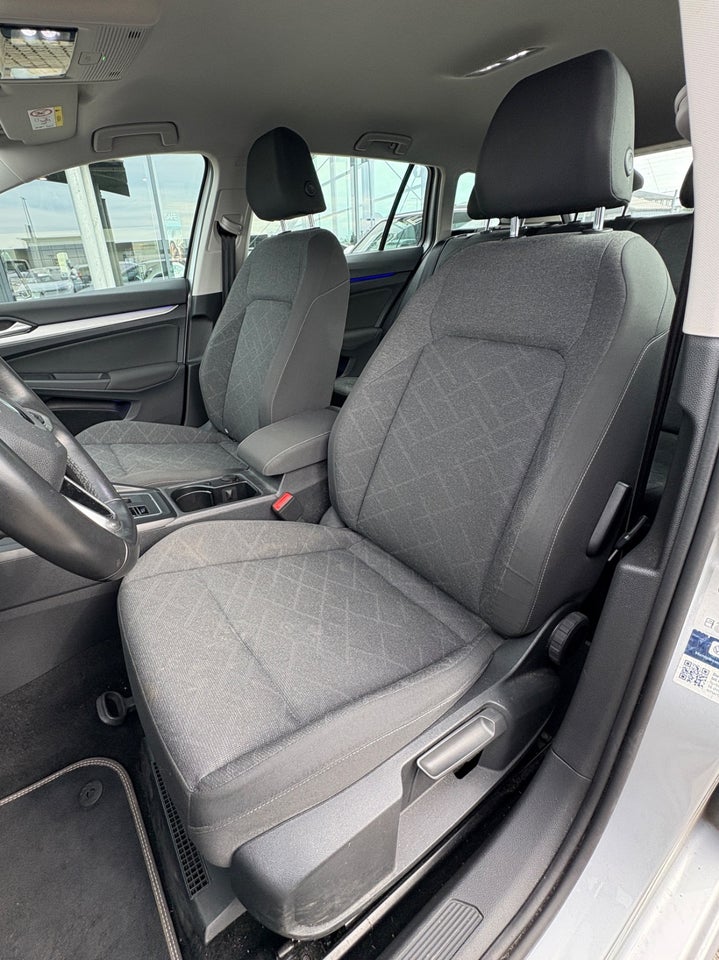 VW Golf VIII 1,5 eTSi 130 Life Variant DSG 5d