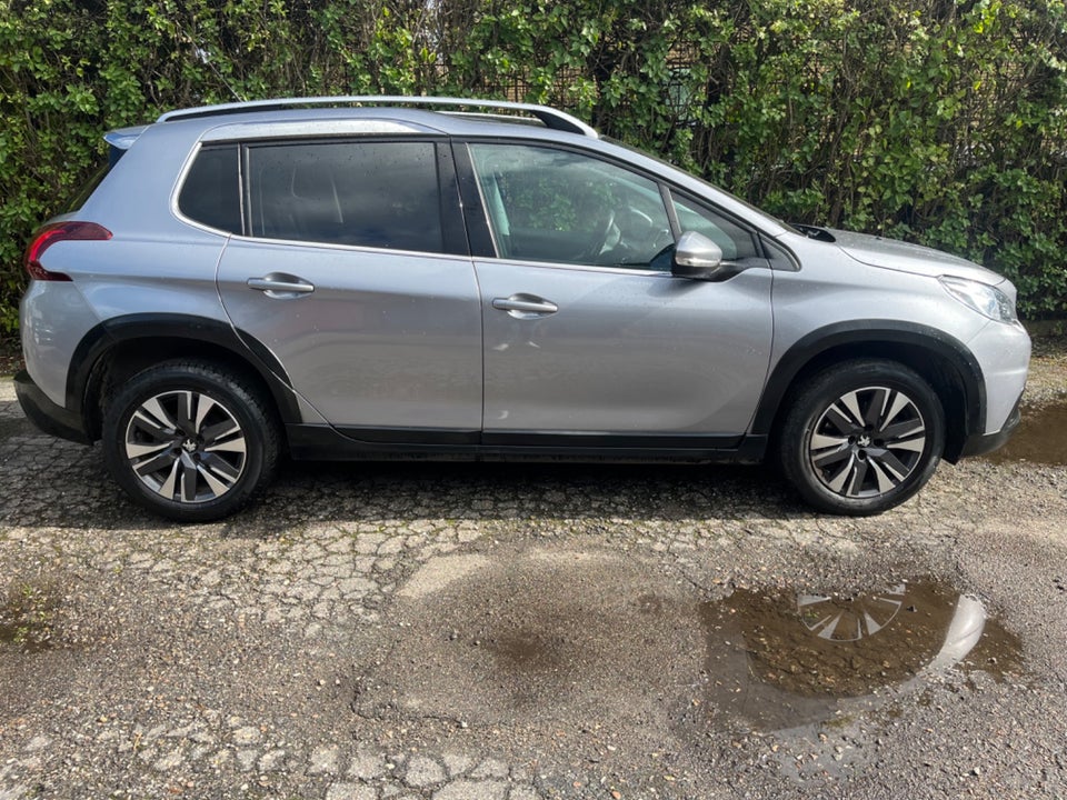 Peugeot 2008 1,2 e-THP 110 Desire Sky 5d