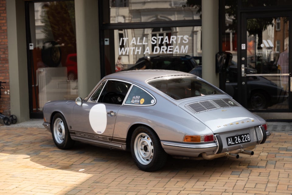 Porsche 911 2,2 Coupé L SWB 2d