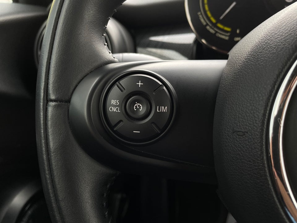 MINI Cooper SE Trim L 3d