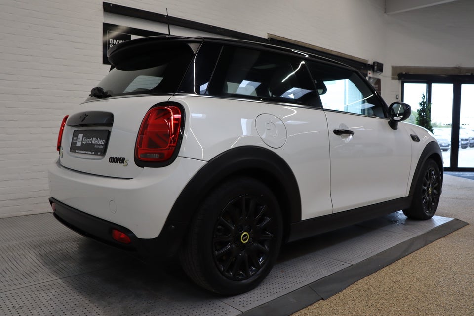 MINI Cooper SE Edition Premium Plus 3d