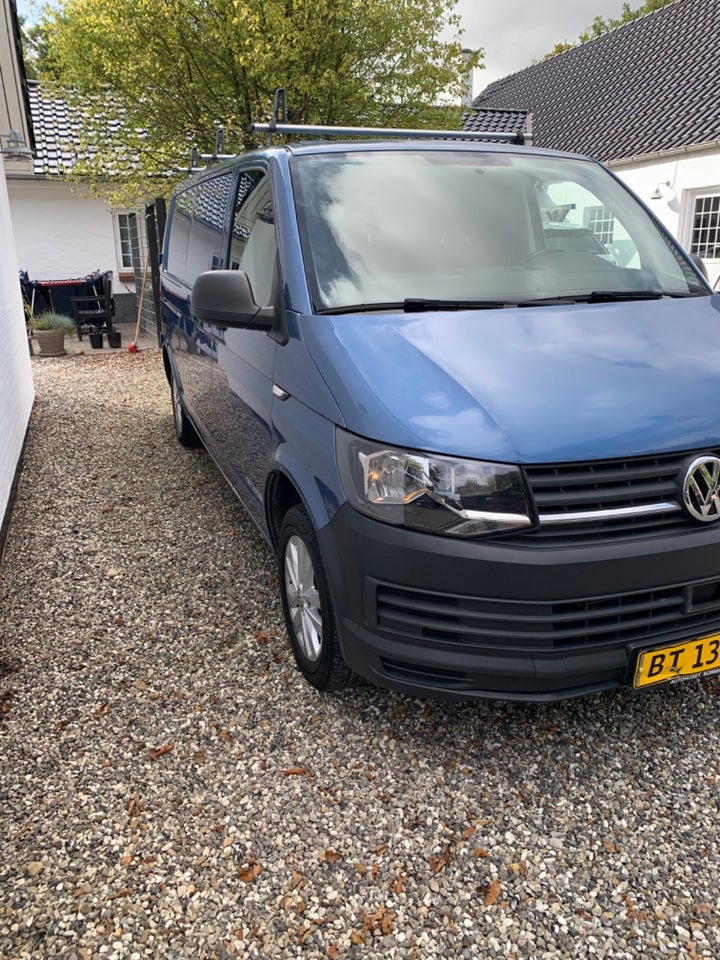 VW Transporter 2,0 TDi 150 Kassevogn lang