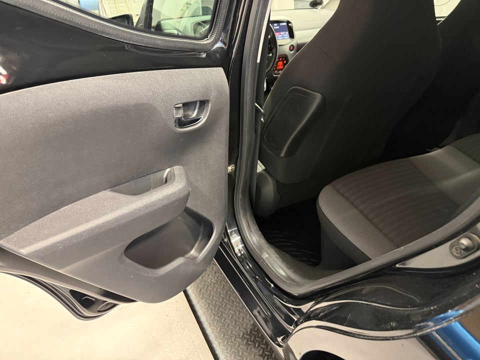 Toyota Aygo 1,0 VVT-i x-pression 5d