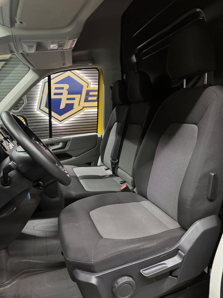 VW Crafter 30 2,0 TDi 140 Kassevogn L3H2