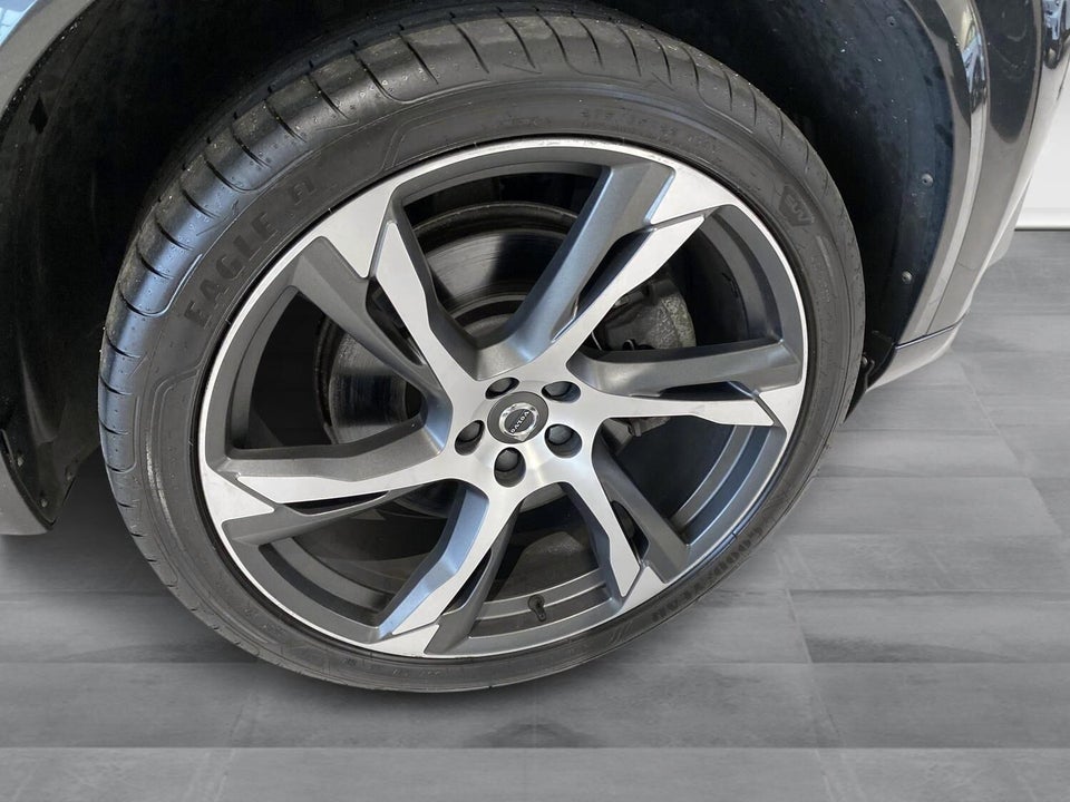 Volvo XC90 2,0 T8 ReCharge R-Design aut. AWD 7prs 5d