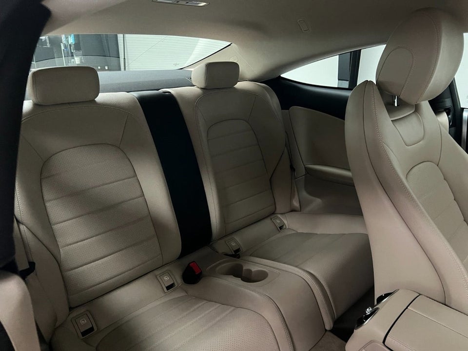 Mercedes C300 2,0 Coupé aut. 2d