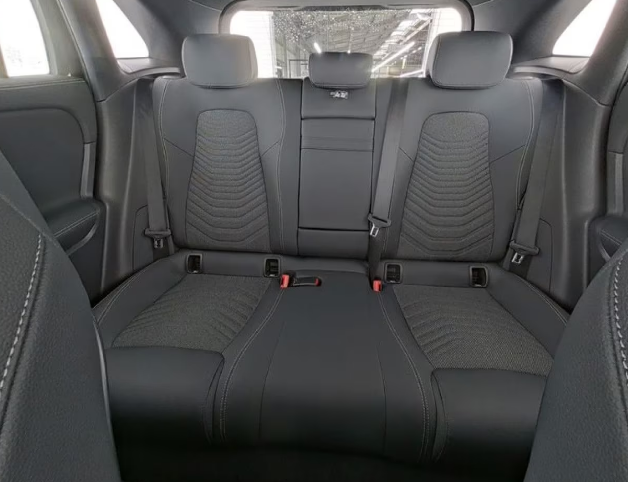 Mercedes EQA350 4Matic 5d