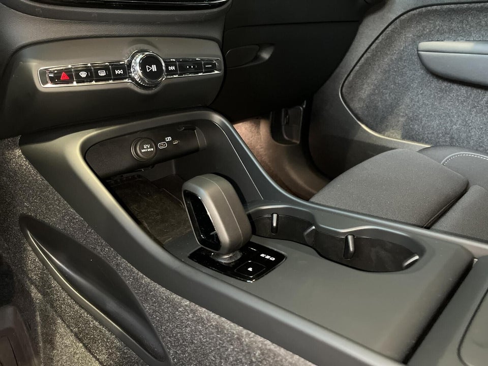 Volvo EX40 Extended Range Plus 5d