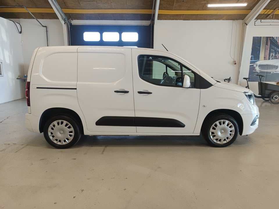 Opel Combo 1,2 T 110 Enjoy L1V1