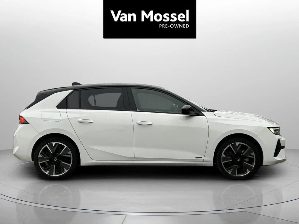 Opel Astra-e 54 Ultimate 5d