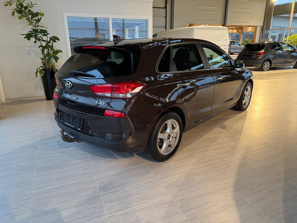 Hyundai i30 1,6 CRDi 110 Premium 5d
