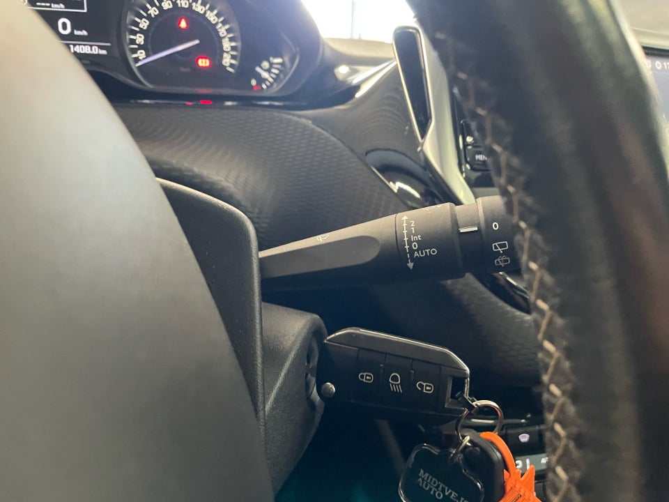 Peugeot 208 1,5 BlueHDi 100 Allure Sky 5d